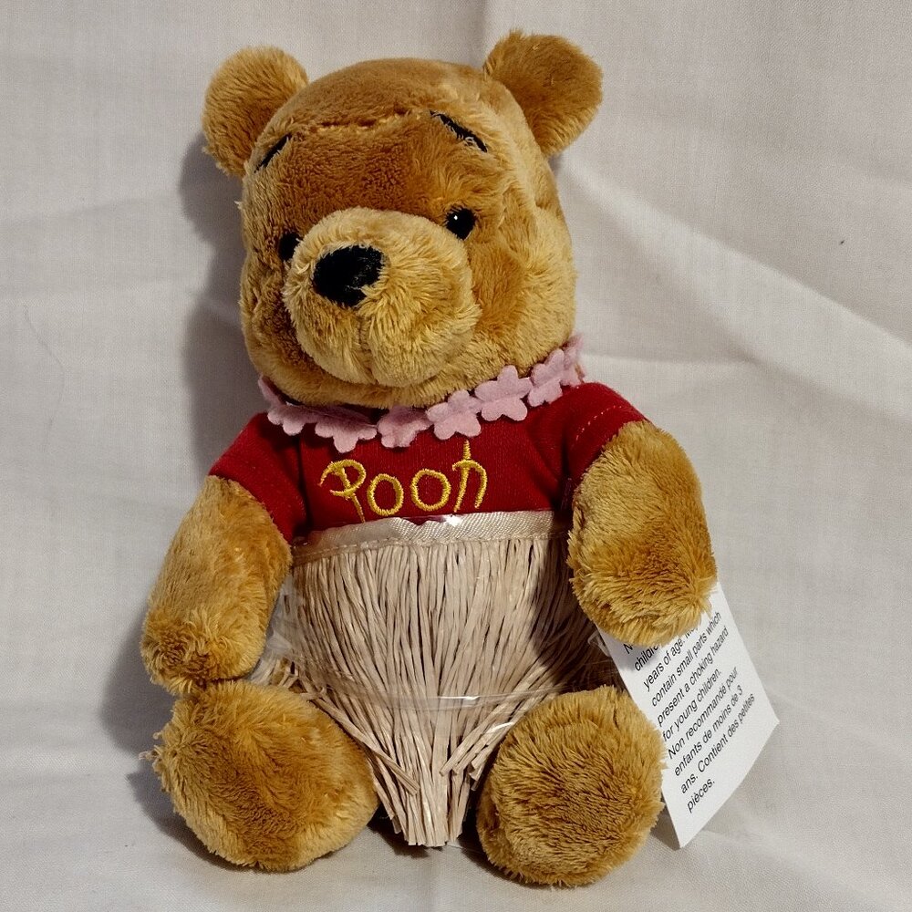 Disney Store || Winnie-the-Pooh in Grass Skirt